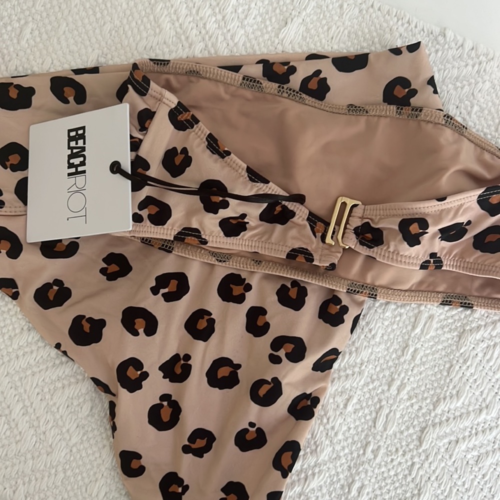 NWT beach riot bikini - Picture 2 of 3